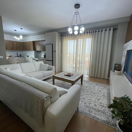 Garden Building Luxury Apartment Tirana Kültér fotó