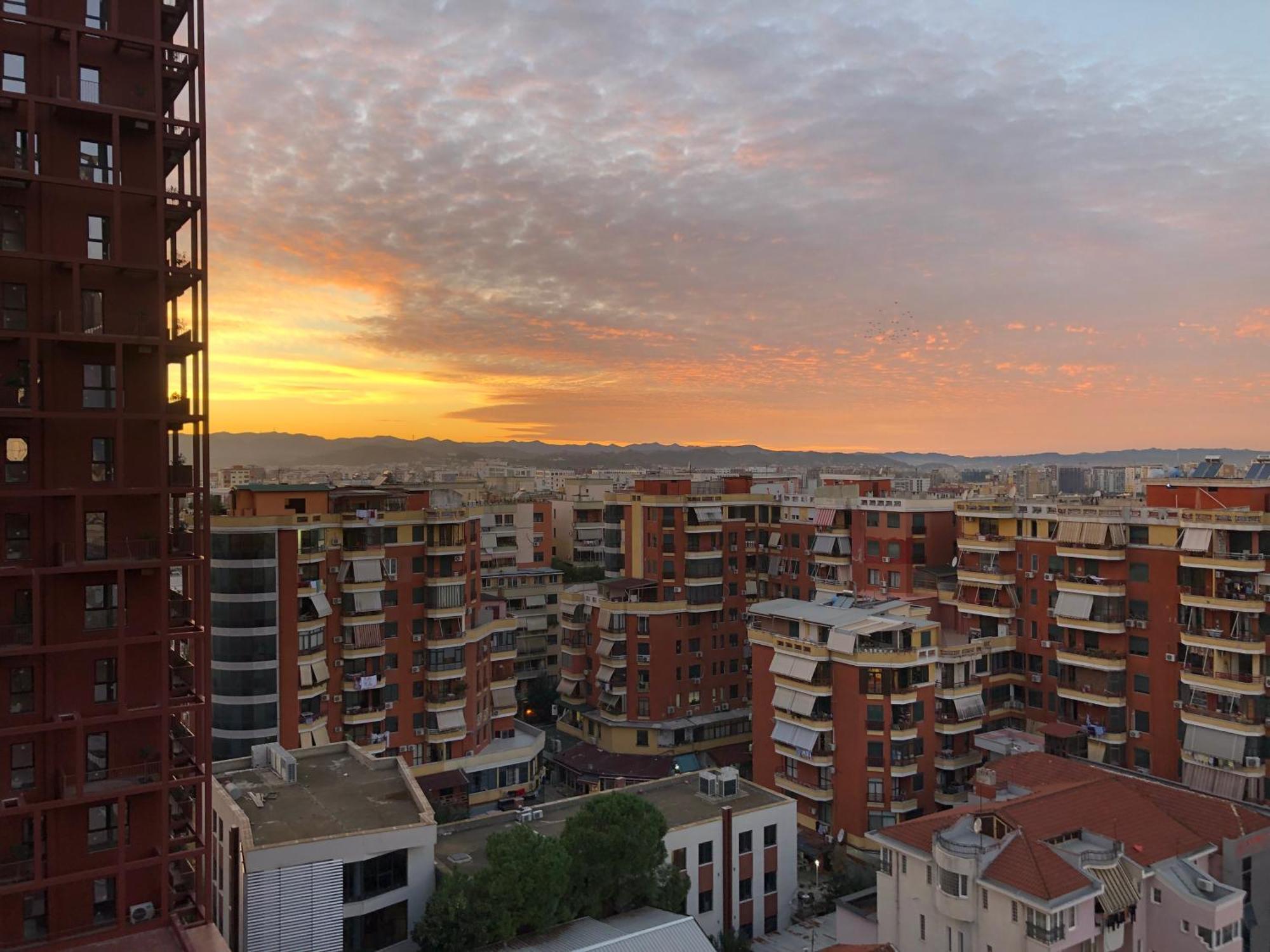 Garden Building Luxury Apartment Tirana Kültér fotó
